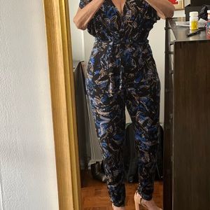 Yumi Kim Belted Halter Jumpsuit Size L Blue Abstract Print with tie.